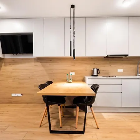 7th Floor Atelier Praga By Bookinghost * Warszawa